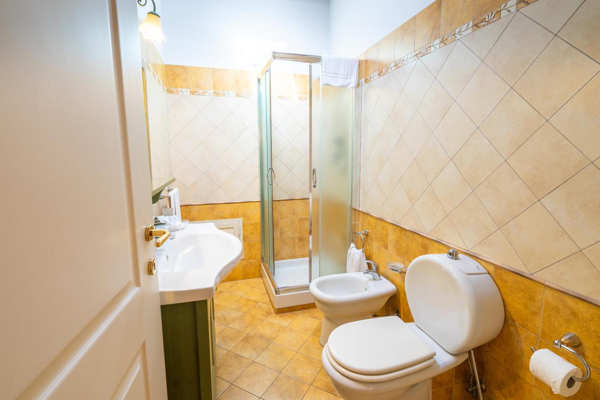 Alhambra - Guest House Di Charme 기아레 외부 사진