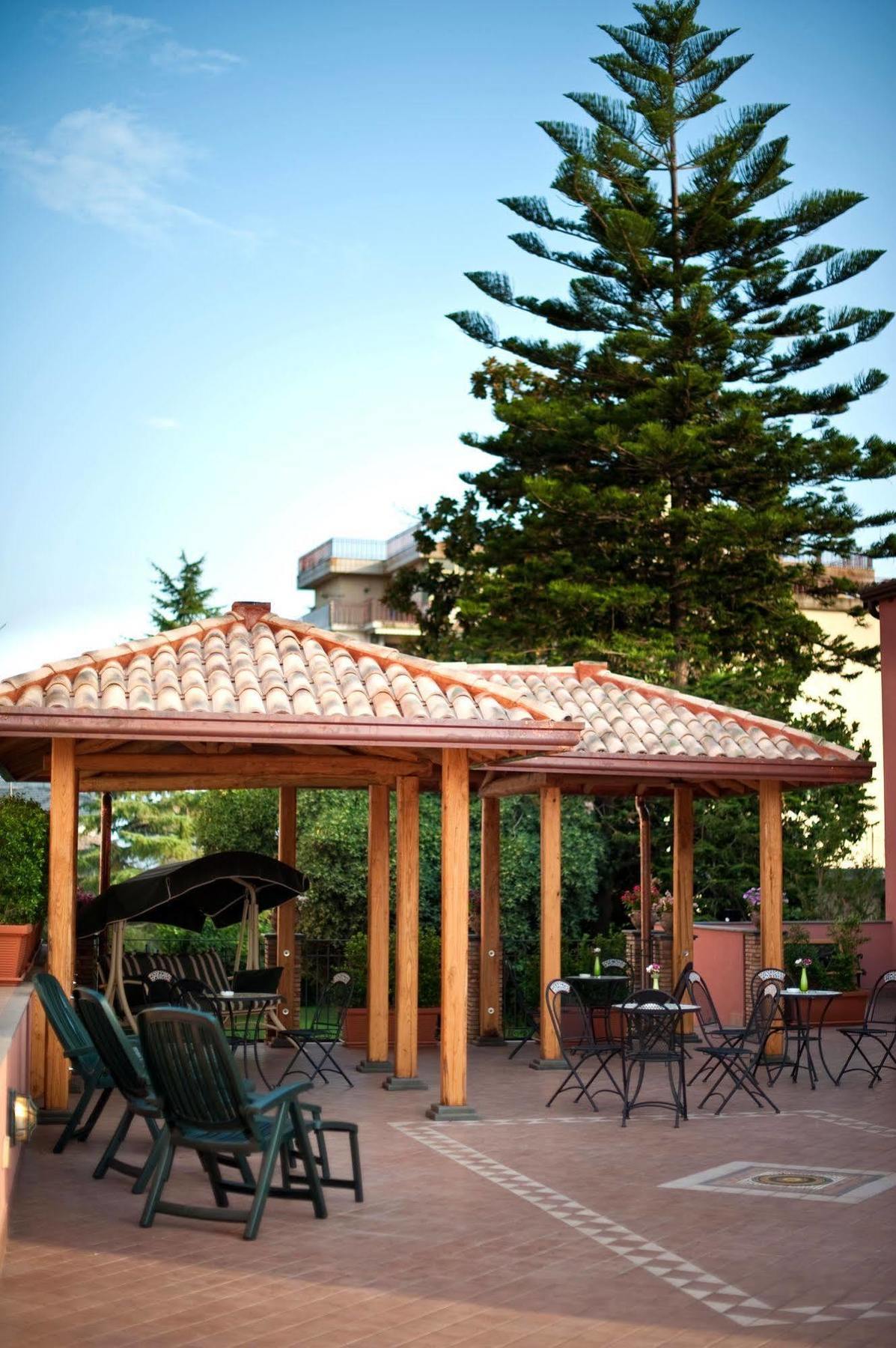 Alhambra - Guest House Di Charme 기아레 외부 사진